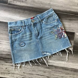 Vintage Y2K Vanilla Star Low Rise Embroidered Distressed Mini Skirt